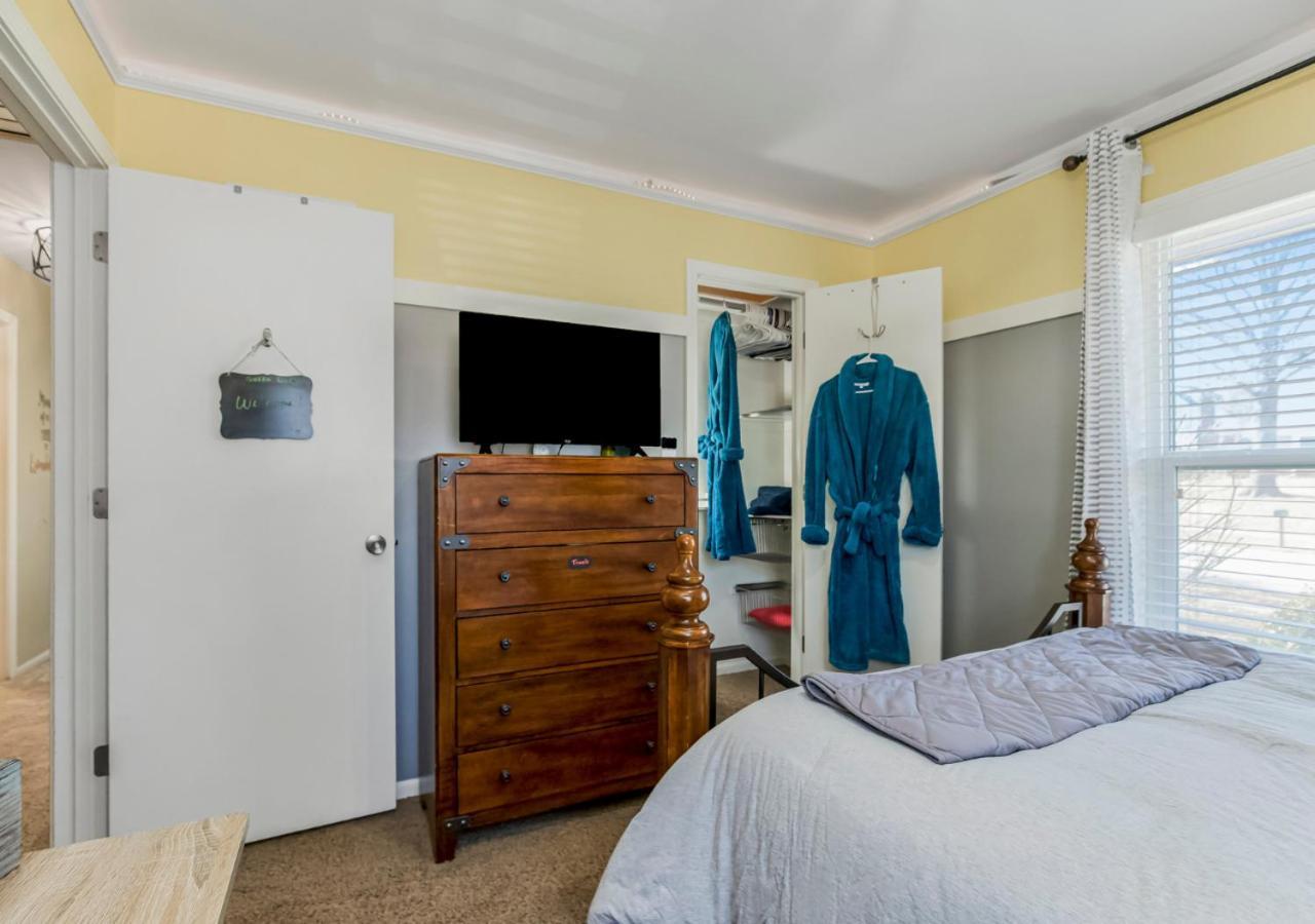 Becky & Marvels 420 Stay - Private Room แคนซัสซิตี ภายนอก รูปภาพ