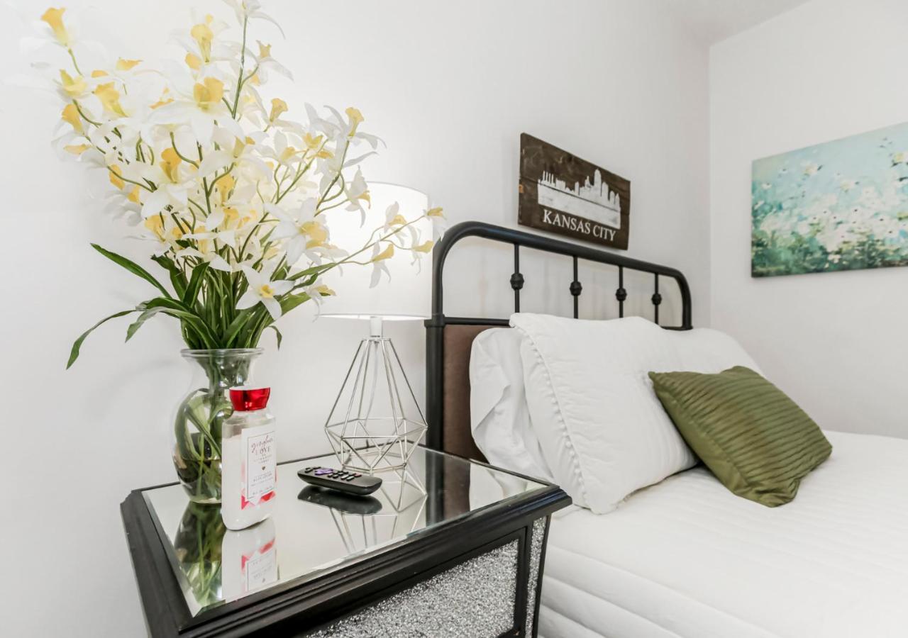 Becky & Marvels 420 Stay - Private Room แคนซัสซิตี ภายนอก รูปภาพ